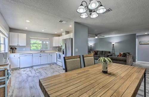 Trailer Estates House | Lanai & Pond at Tranquil Bradenton Retreat!