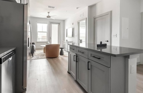 Springfield Apartment | Landing | Amazing 1BD, Courtyard, Pool