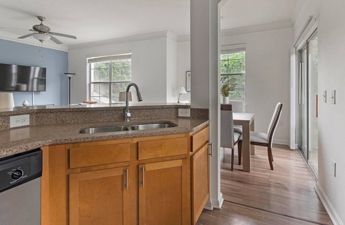 Southside Apartment | Landing | Amazing 1BD, Yoga Studio