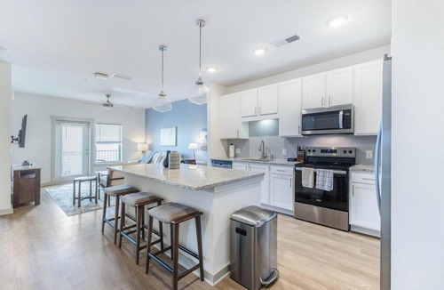 Candler Apartment | Landing | Amazing 1BD, Pool, Clubhouse