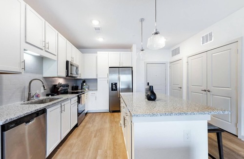 Candler Apartment | Landing | Amazing 1BD, Pool, Clubhouse