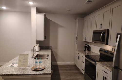 Newberry Apartment | Landing | Amazing 1BD, Gym, Pool