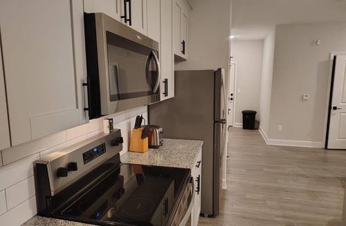 Newberry Apartment | Landing | Amazing 1BD, Gym, Pool