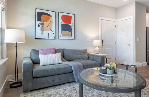 Southeast Orlando Apartment | Landing | Amazing 1BD, Gym, Pool