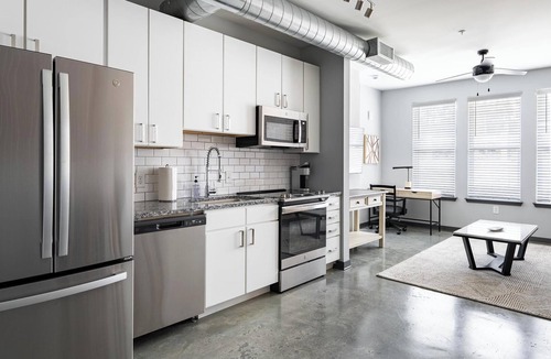 Northwest Pensacola Apartment | Landing | Amazing 1BD, Rooftop Lounge, Game Room