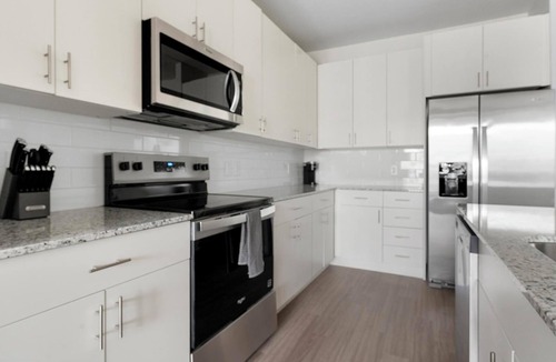 The Forum Apartment | Landing | Amazing 1BD, Gym
