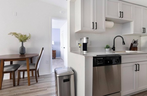 Fruitville Apartment | Landing | Amazing 1BD, Clubhouse, Gym