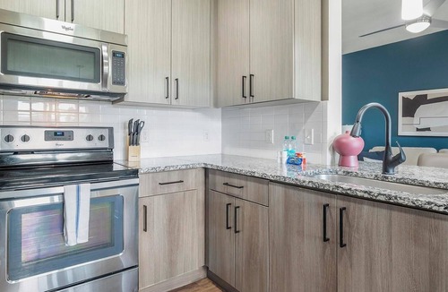 Tropic Apartment | Landing | Amazing 2BD, Courtyard, Pool
