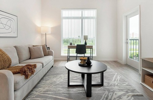 Florida Center Apartment | Landing | Amazing 2BD, Gym, Yoga Studio