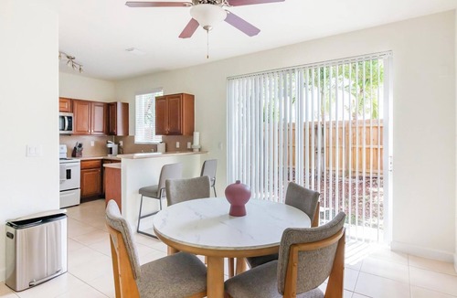 Homestead Apartment | Landing | Amazing 3BD, Pool