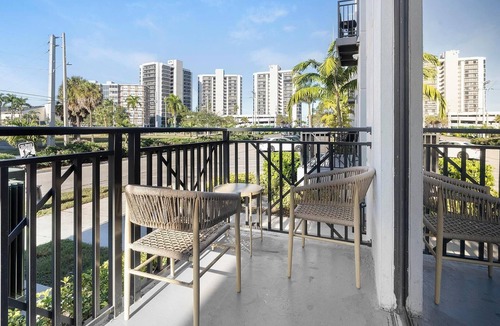Fort Myers River District Apartment | Landing | Amazing Studio, Gym, Game Room