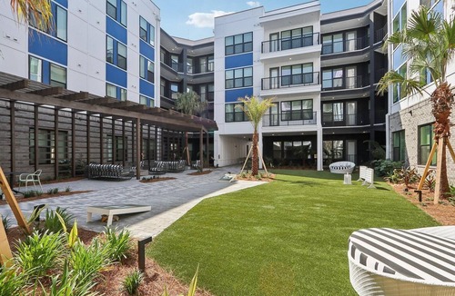 Southbank Apartment | Landing at Artea at Southbank - 1 Bedroom in Do...