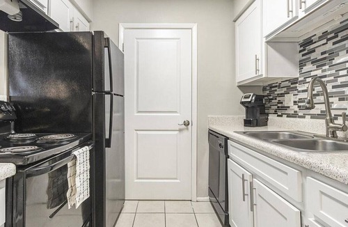 Egypt Lake-Leto Apartment | Landing at Carrollwood Station - 2 Bedrooms in Egypt Lake Leto
