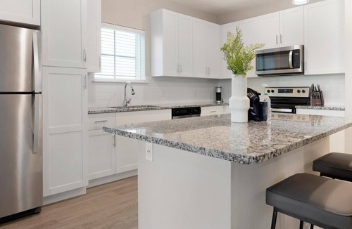 Southeast Orlando Apartment | Landing | Beautiful 1BD, Clubhouse, Pool