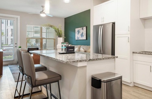 Southeast Orlando Apartment | Landing | Beautiful 1BD, Clubhouse, Pool