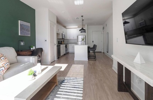 Laurel Apartment | Landing | Beautiful 1BD, Gym, Clubhouse