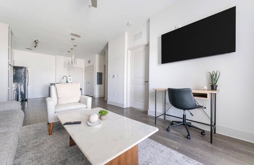 Venice Apartment | Landing | Beautiful 1BD, Pool, Clubhouse