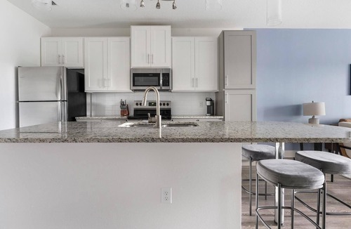 Venice Apartment | Landing | Beautiful 1BD, Pool, Clubhouse