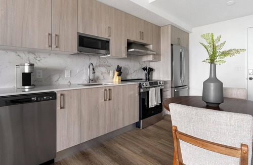 Overtown Apartment | Landing | Beautiful 1BD, Pool