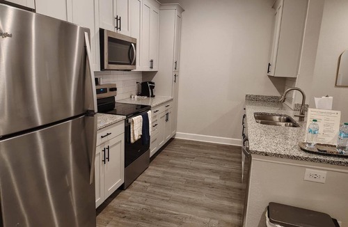 Newberry Apartment | Landing | Beautiful 1BD, Pool, Gym