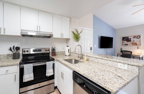 Interchange Square Apartment | Landing | Beautiful 1BD, Gym, Tennis Court