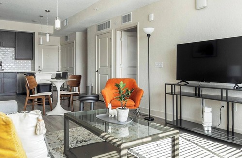 Palmetto Apartment | Landing | Beautiful 1BD, Gym, Clubhouse