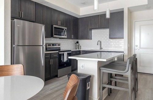 Palmetto Apartment | Landing | Beautiful 1BD, Gym, Clubhouse