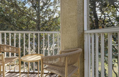 Gainesville Apartment | Landing | Beautiful 2BD, Clubhouse, Tennis Court