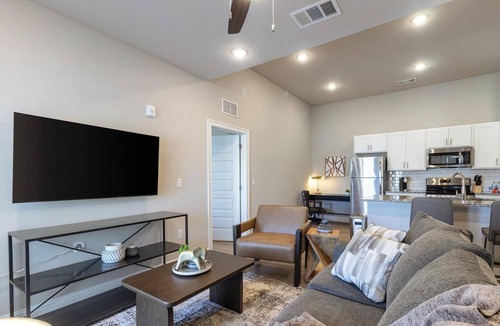 Crestview Apartment | Landing | Beautiful 2BD, Gym, Game Room