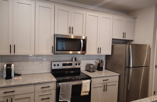Newberry Apartment | Landing | Beautiful 2BD, Gym, Pool