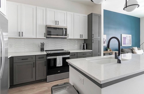 Southbank Apartment | Landing | Beautiful 1BD, Gym, Pool