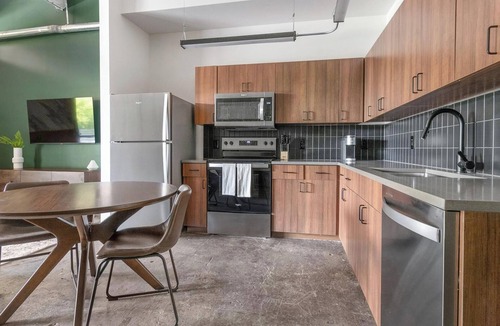 Urban Core Apartment | Landing | Beautiful 1BD, Gym, Rooftop Lounge