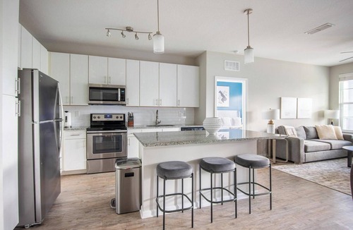 Land O' Lakes Apartment | Landing | Beautiful 2BD, Pool, Gym