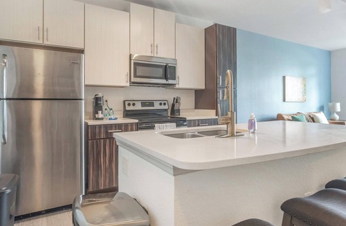 Fairvilla Apartment | Landing | Chic 1BD, Clubhouse, Gym