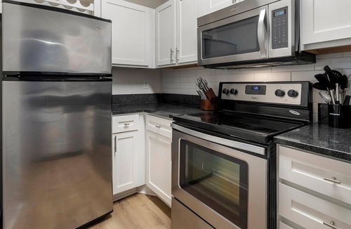Southside Apartment | Landing | Chic 1BD, Gym, Clubhouse