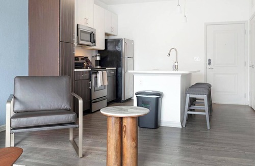 Fairvilla Apartment | Landing | Chic 1BD, Gym, Clubhouse