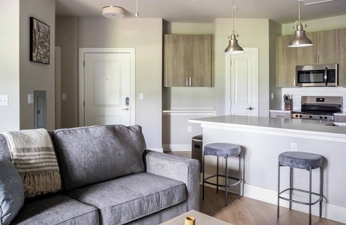 Fort Myers Apartment | Landing | Chic 1BD, Pool, Gym