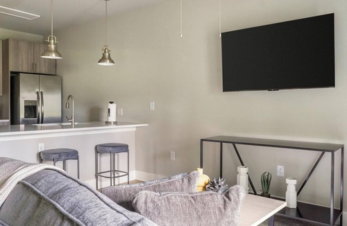 Fort Myers Apartment | Landing | Chic 1BD, Pool, Gym
