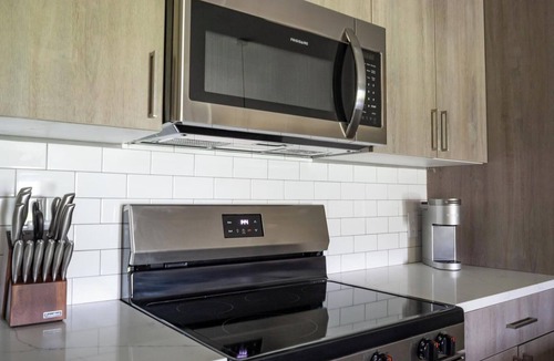 Fort Myers Apartment | Landing | Chic 1BD, Pool, Gym