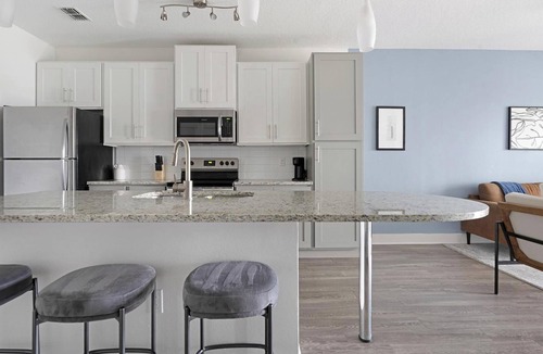 Venice Apartment | Landing | Chic 1BD, Pool, Clubhouse