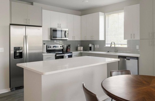 Wimauma Apartment | Landing | Chic 2BD, Clubhouse, Gym