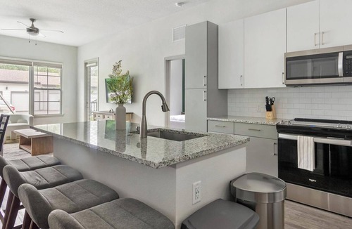 Southside Apartment | Landing | Chic 2BD, Gym, Clubhouse