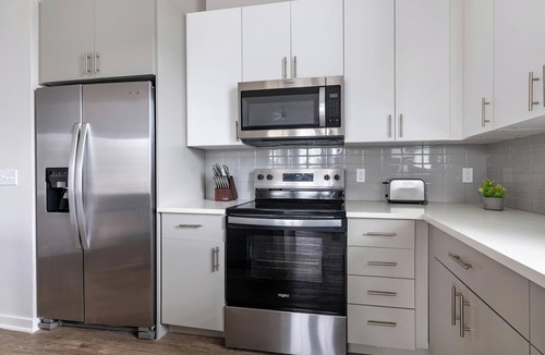 Wimauma Apartment | Landing | Chic 2BD, Gym, Clubhouse