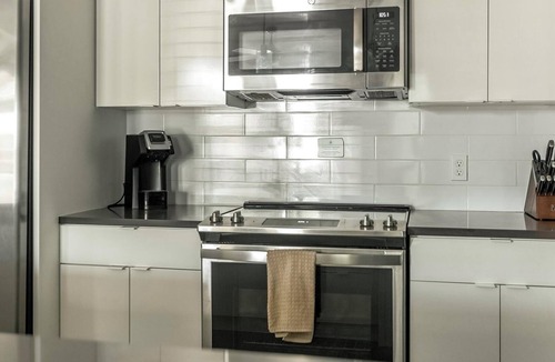 Port Tampa City Apartment | Landing | Chic 2BD, Gym, Pool