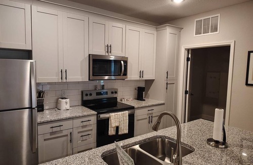 Newberry Apartment | Landing | Chic 2BD, Pool, Gym