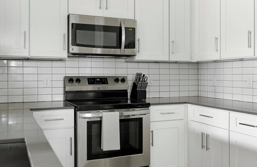 Sun City Center Apartment | Landing | Chic 3BD, Gym