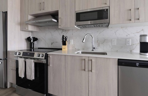 Overtown Apartment | Landing | Incredible 2BD, Pool