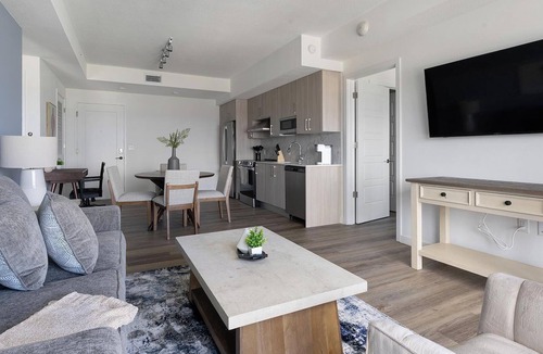 Overtown Apartment | Landing | Incredible 2BD, Pool