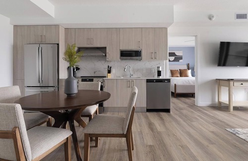 Overtown Apartment | Landing | Incredible 2BD, Pool