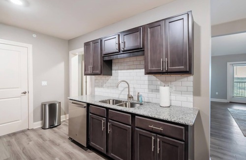 Cocoa Apartment | Landing | Incredible 3BD, Gym, Pool